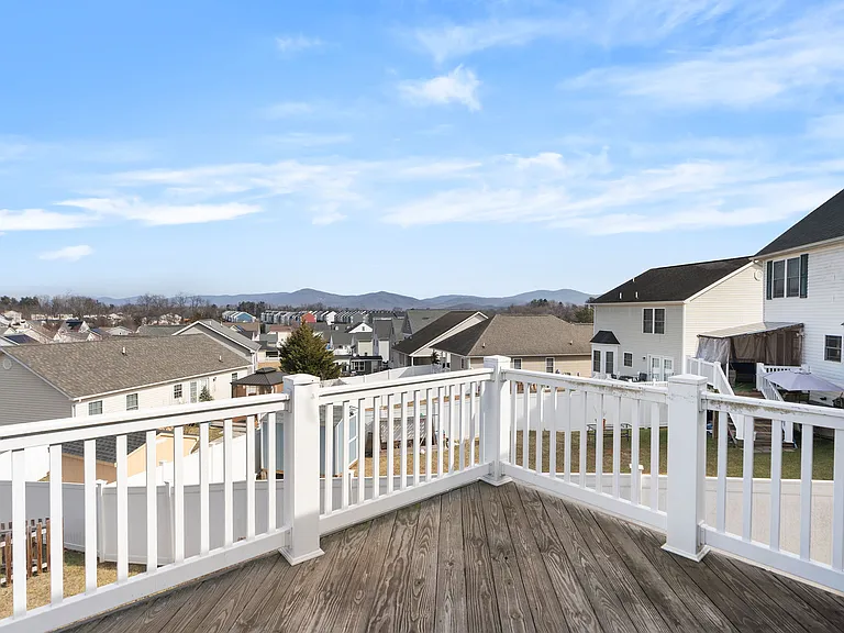 241 Overview St — Photo 9