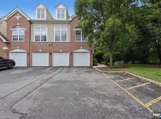 101 Rock Creek Dr #T218, Clifton, NJ 07014