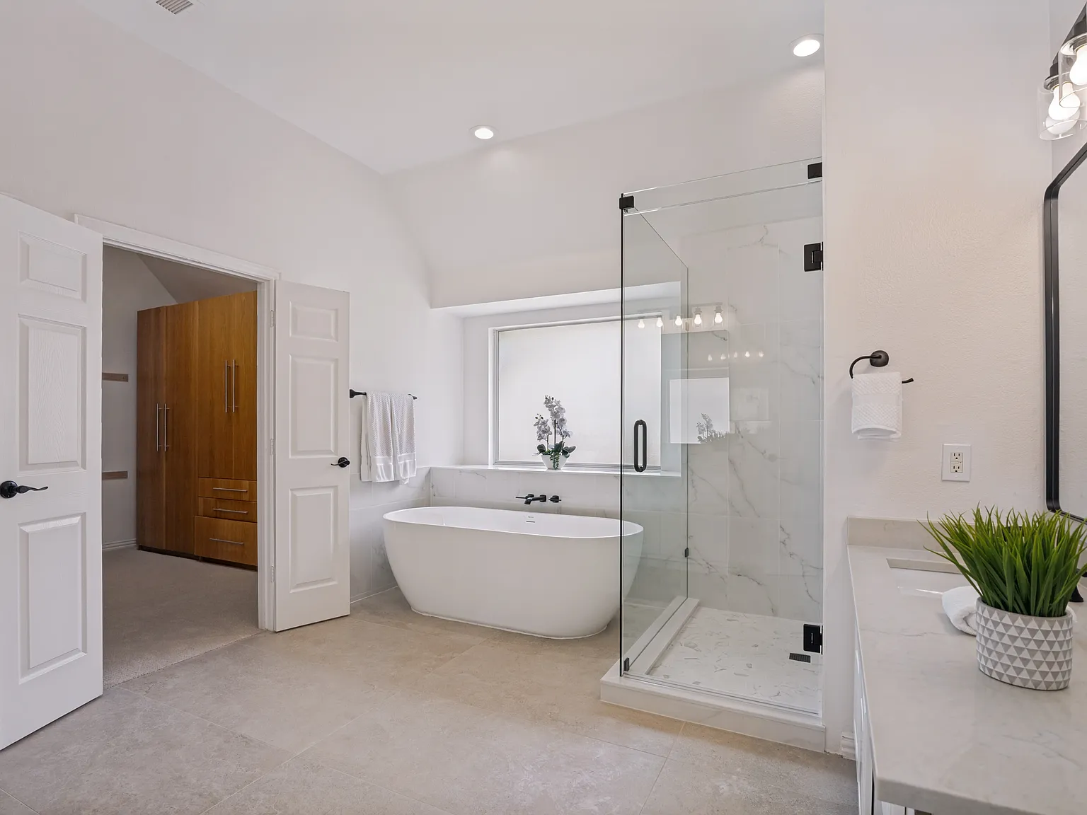 5 bed, 3795 sqft, $3,700 — Photo 3