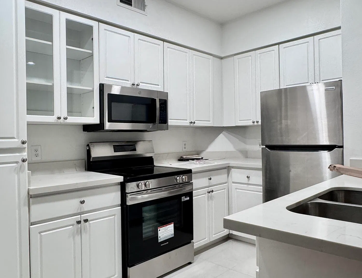2 bed, 2.0 bath, 1118 sqft, $1,950 — Photo 2