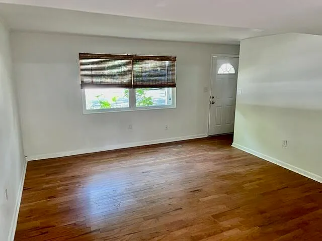 2 bed, 1.0 bath, 900 sqft, $2,300 — Photo 4