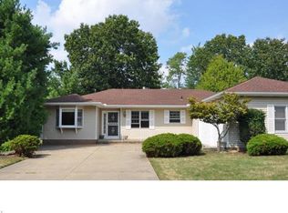 6006 Ely Vista Dr, Parma, OH