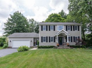 18 Kings Ln, Grove City, PA 16127