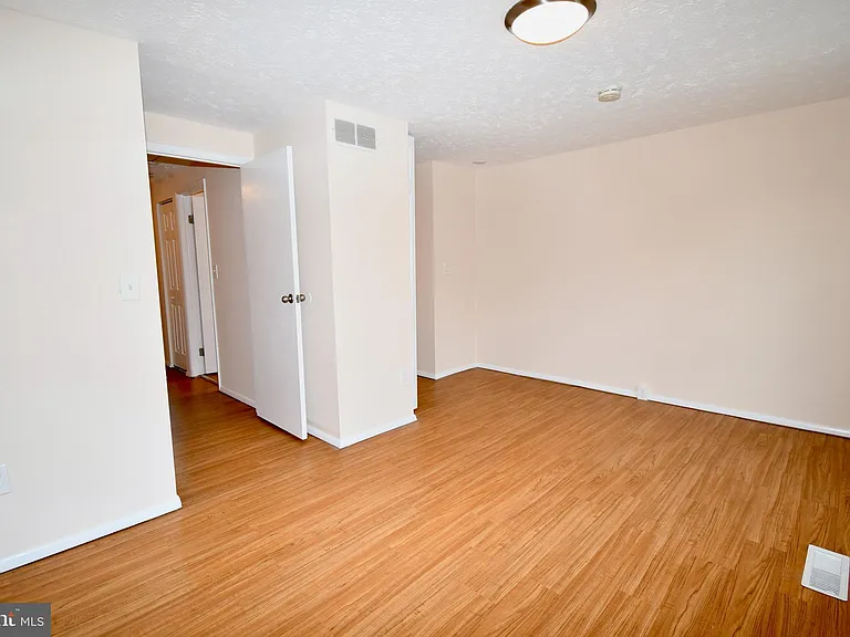 222 Canfield Ter — Photo 15