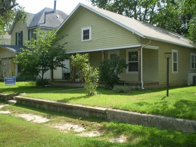 1st image of 607 S C St