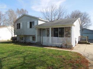 344 Oakwood Ln, Perry, MI 48872