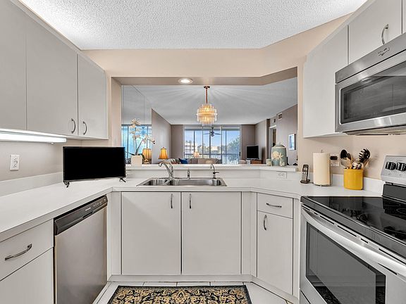 5th image of 7512 N Devon Drive #210