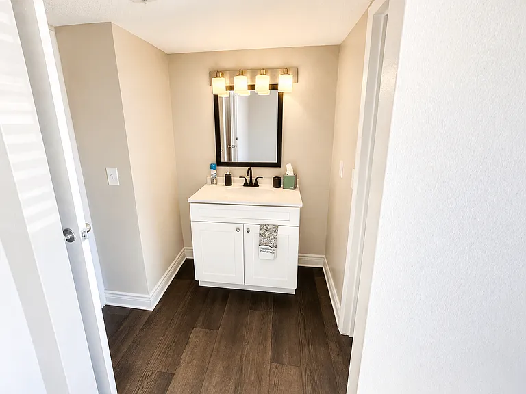 Auburn Glen Apartments — Photo 10