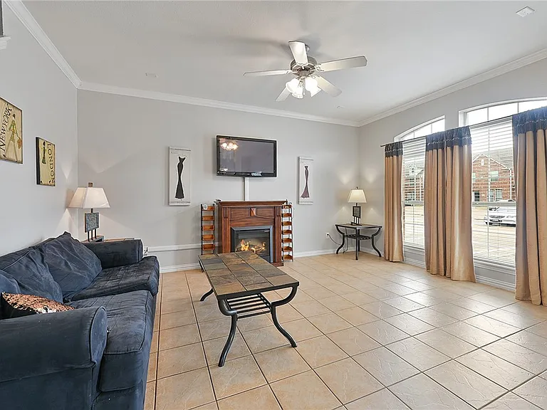 1001 Krenek Tap Rd #2102 — Photo 3