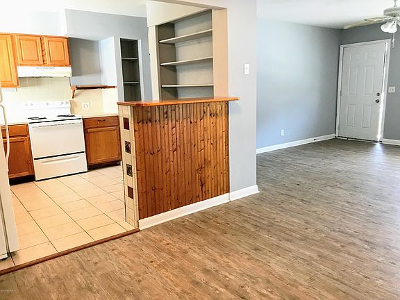 3rd image of 3031 Dalehurst Dr W