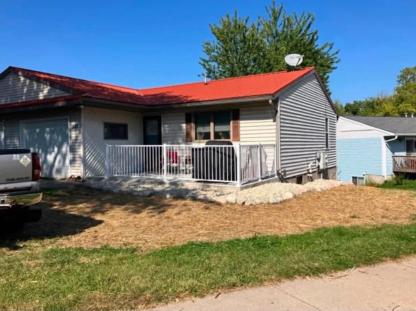 803 Walnut St, Baraboo, WI 53913