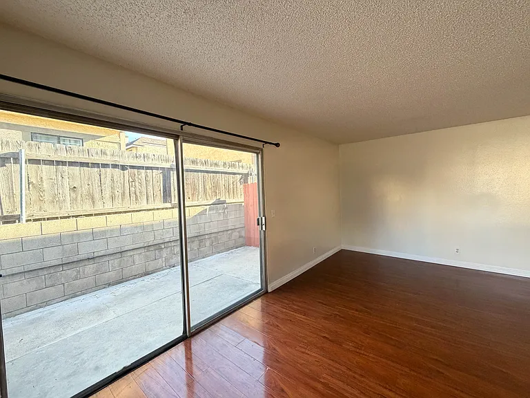 4225 Walnut Grove Ave #B — Photo 2