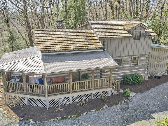 2nd image of 572 Skyland View Drive