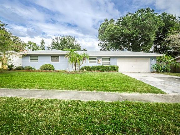 2nd image of 1829 Chateau Dr W