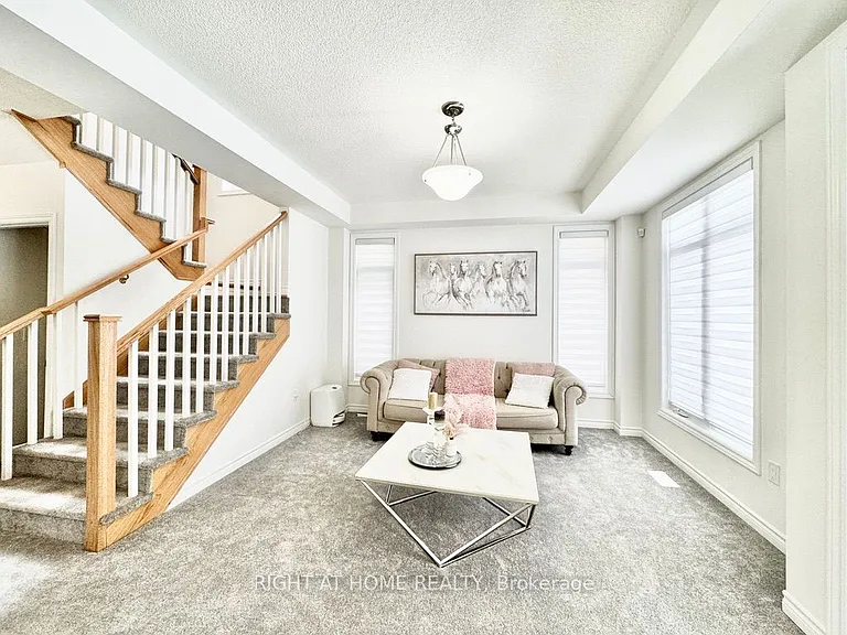 79 Calypso Ave — Photo 6