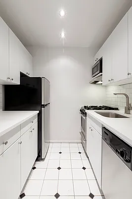 Rented by Mirador Real Estate | media 3