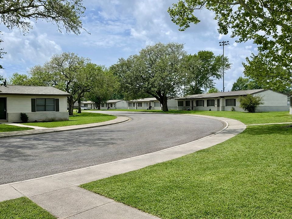1st image of 16 Court Dr #20