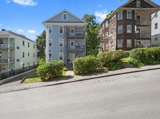 15 Stanton St, Worcester, MA 01605