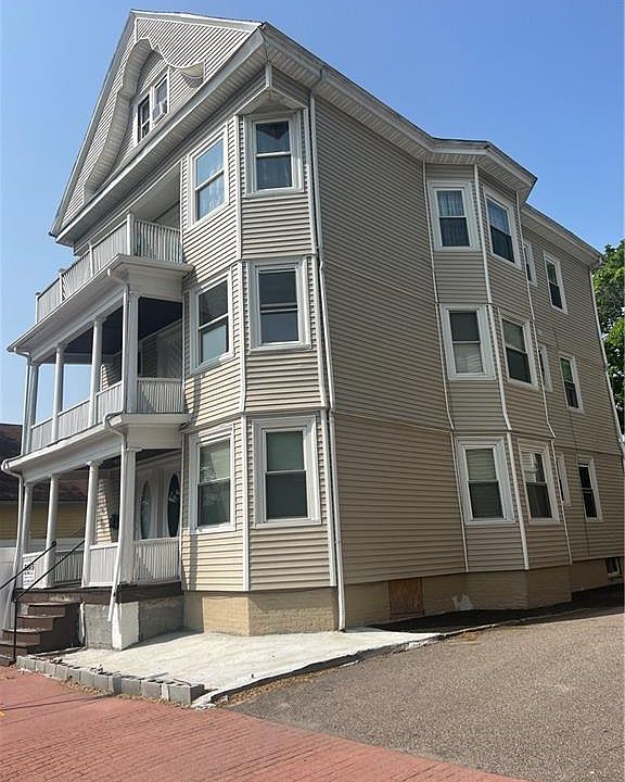 2nd image of 507 Elmwood Ave