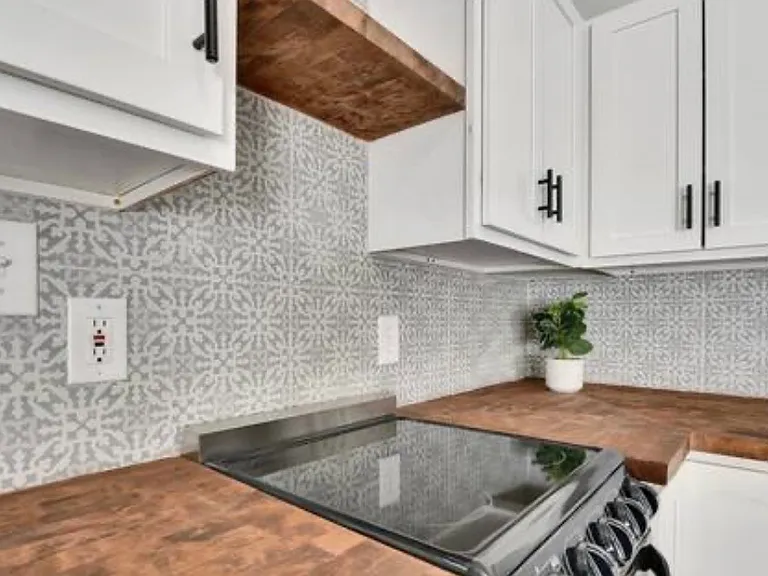 5490 Eastwind Rd #B — Photo 4