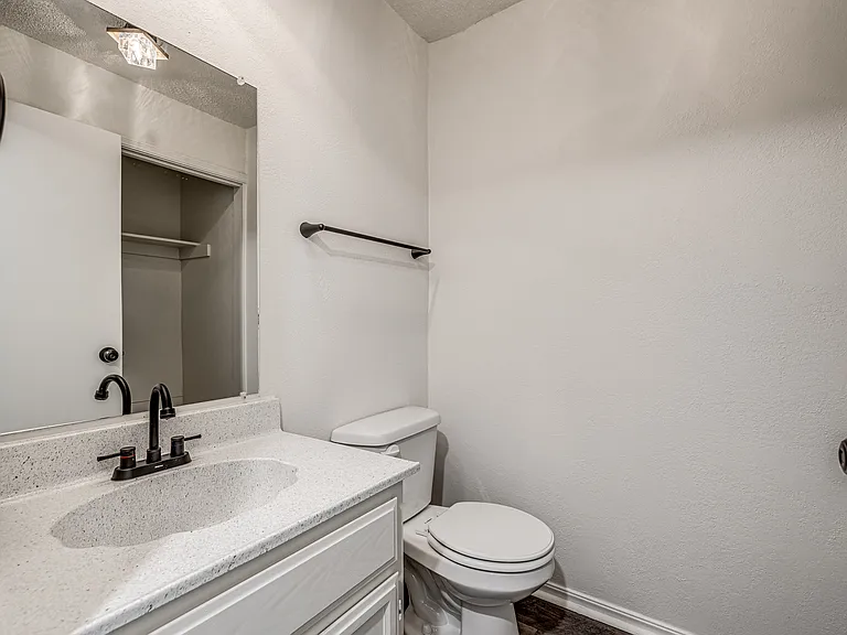 6023 NW 53rd Ter — Photo 11