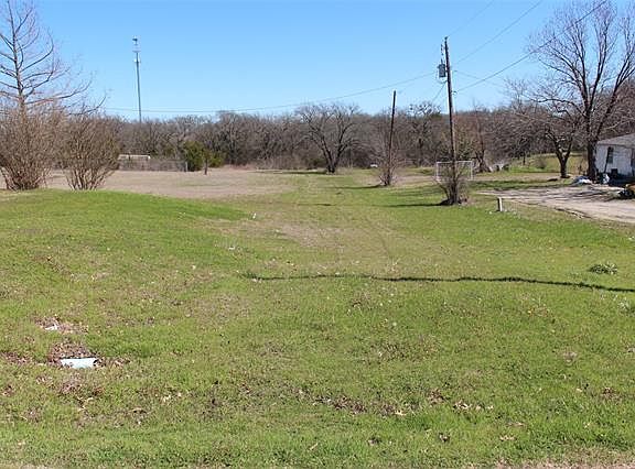 2nd image of 805 Dalton Dr