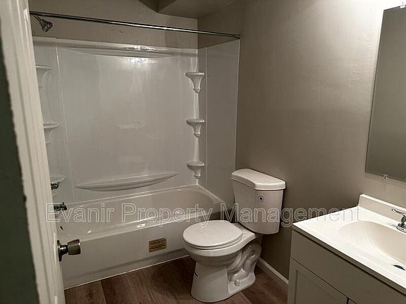 5th image of 3057 Idylwilde Blvd APT 1C