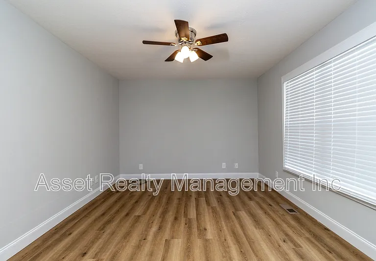 252-254 Highland Ave — Photo 5