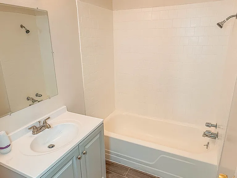 609 Grace St #D — Photo 10