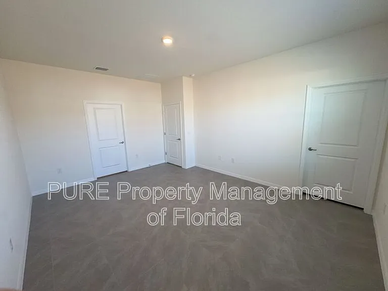 4122 NW 48th Terrace Rd — Photo 28