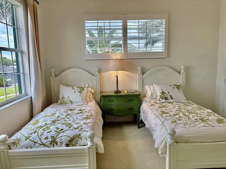 1627 Barbados Ct — Photo 30