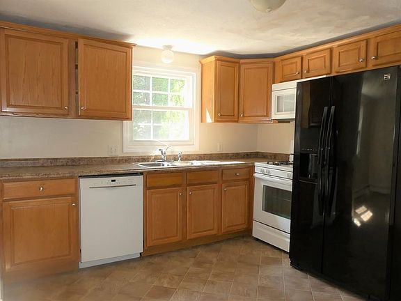 3rd image of 22 Appaloosa Dr
