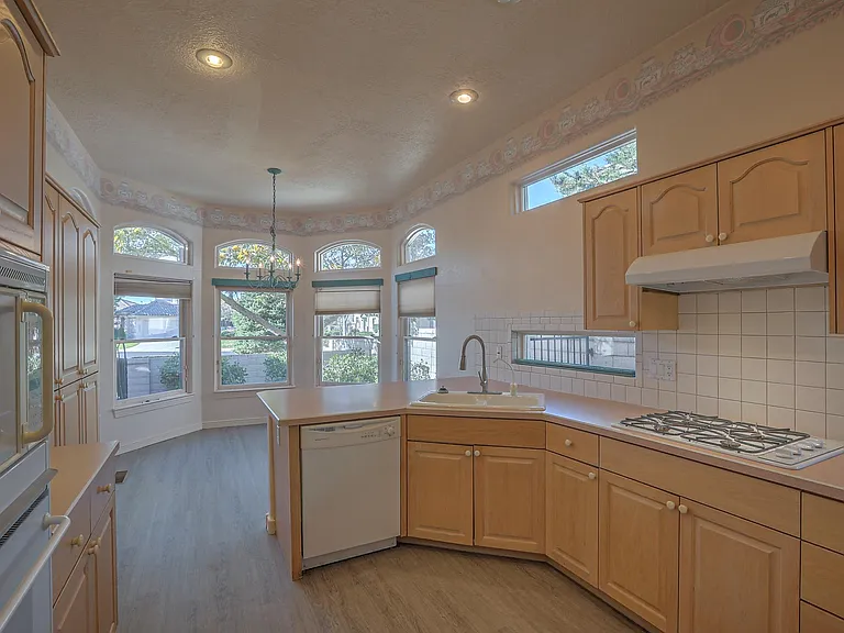 11240 Los Lagos NE — Photo 10