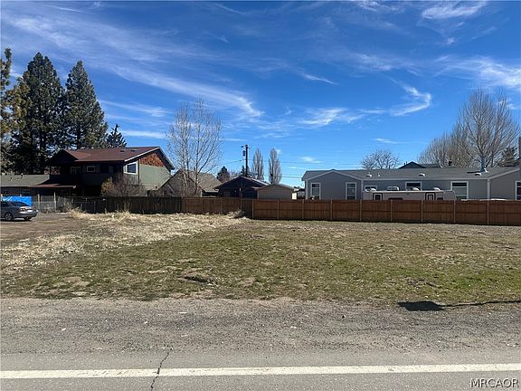 4th image of 900 Greenway Dr