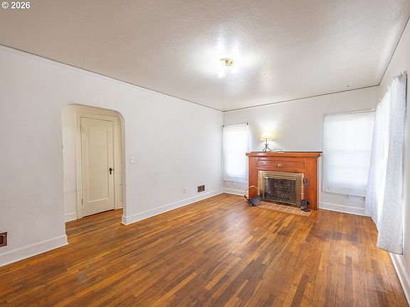 2nd image of 8005 SE Malden St