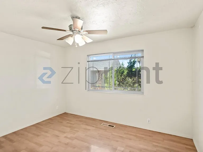 669 Shirecrest Ct — Photo 23