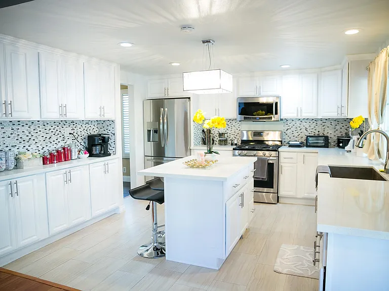 2045 W Sycamore Ave — Photo 15
