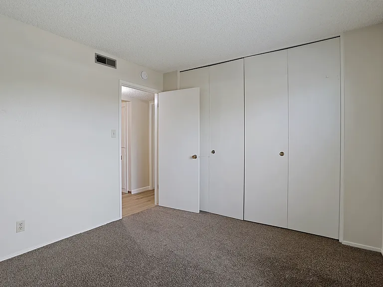Avenue West Apartments — Photo 13