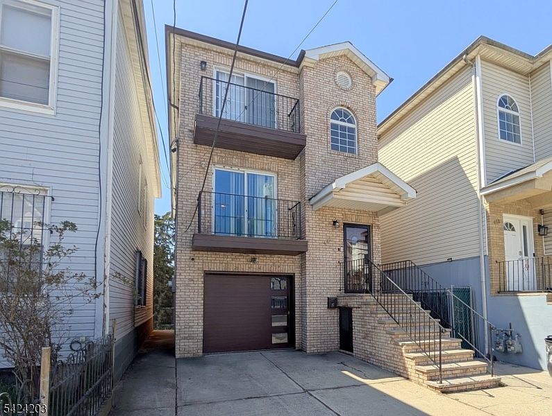 1st image of 448 Fulton St
