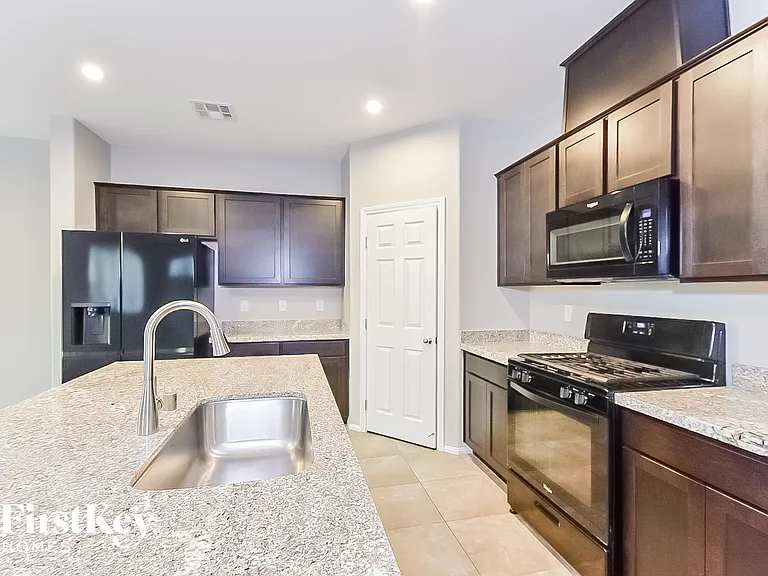 3031 Misty Pine Ave — Photo 5