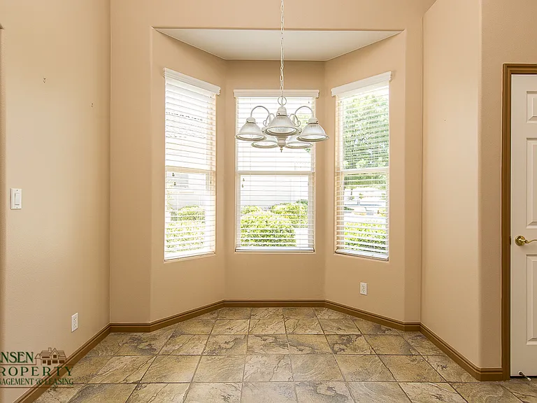 153 N Turnbury Ln — Photo 12