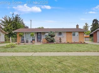 1596 W Thirteen Mile Rd, Madison Heights, MI 48071
