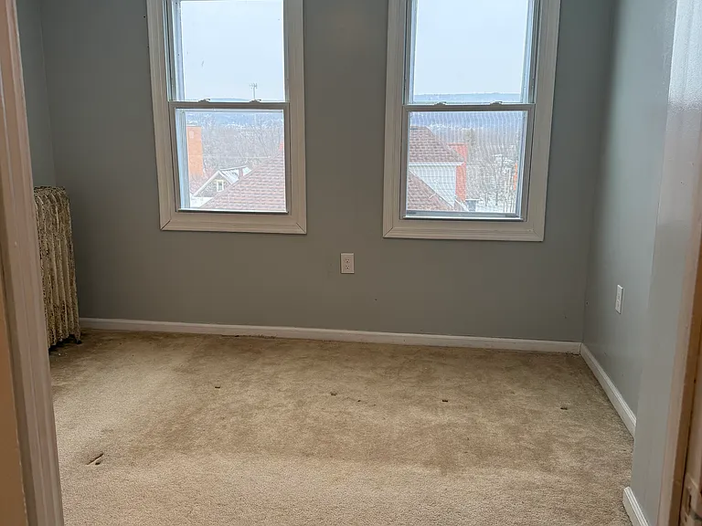 1221 S Main St — Photo 8