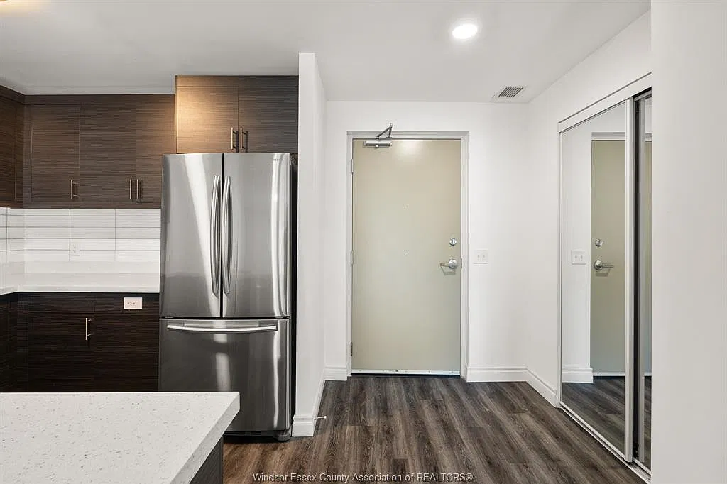 2 bed, 2.0 bath, 1072 sqft, $1,975 — Photo 4