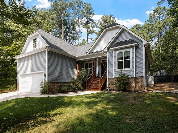 3rd image of 103 Horse Shoe Dr