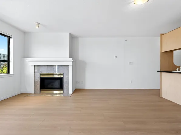 6611 Cooney Rd #708, Richmond, BC V6Y 4C5