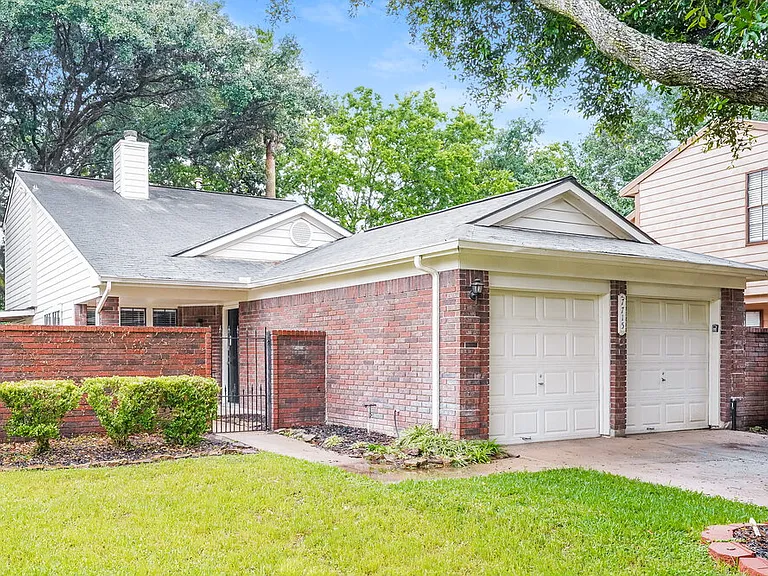 7715 Springville Dr — Photo 4