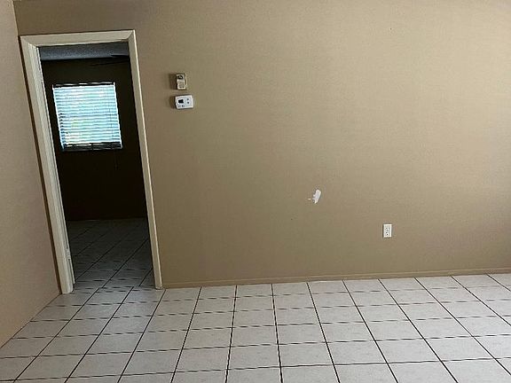 4th image of 546 110th Ave N