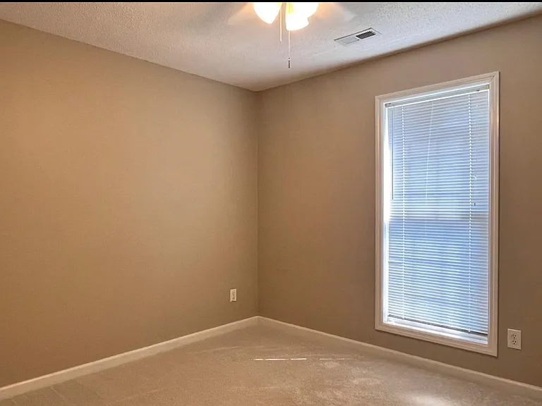 112 Raptor Ct — Photo 4