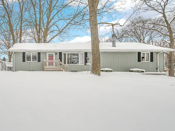 54 Dogwood Dr, La Porte, IN 46350